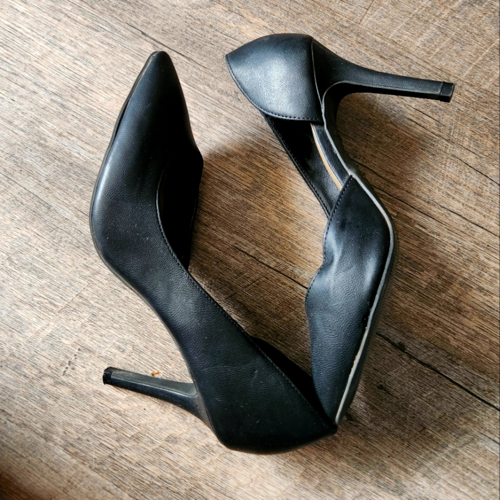 Brash Open Side Elegant Black Women's Heels Size 6.5